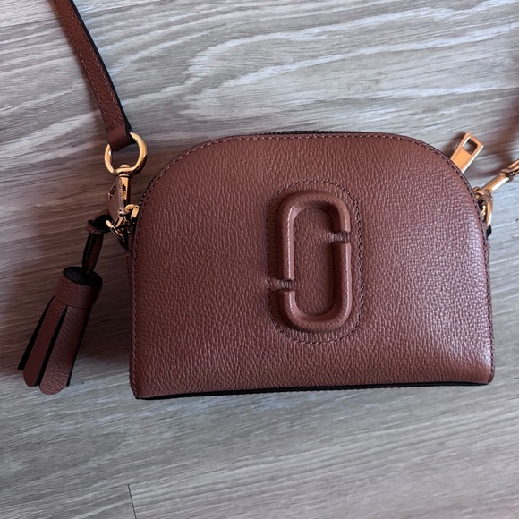 MARC JACOBS Shutter Camera Bag Argan Oil Brown - Picture 2 of 11